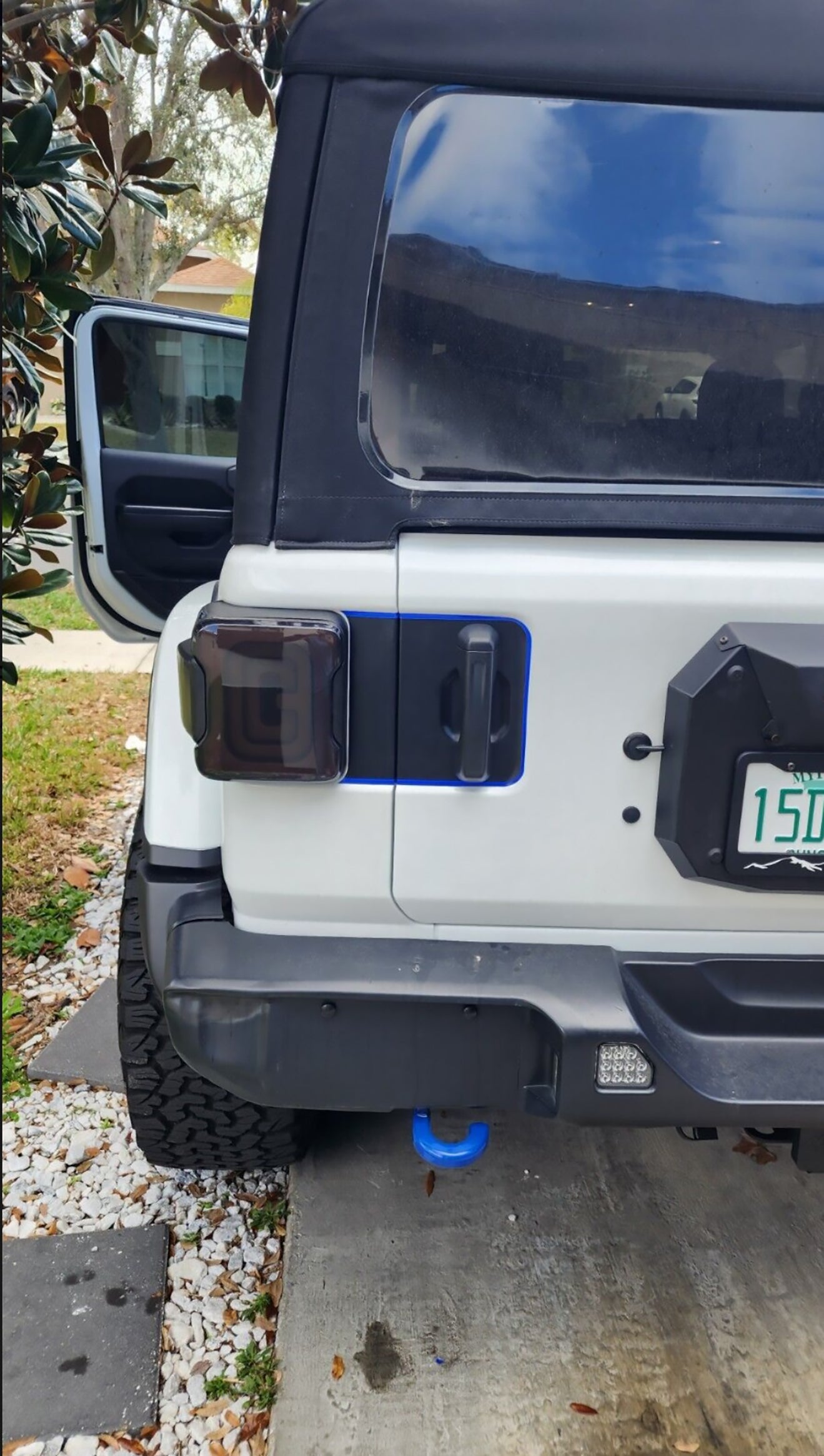 JL Rear Door Tailgate Bordered Blackout 2-Color Decal